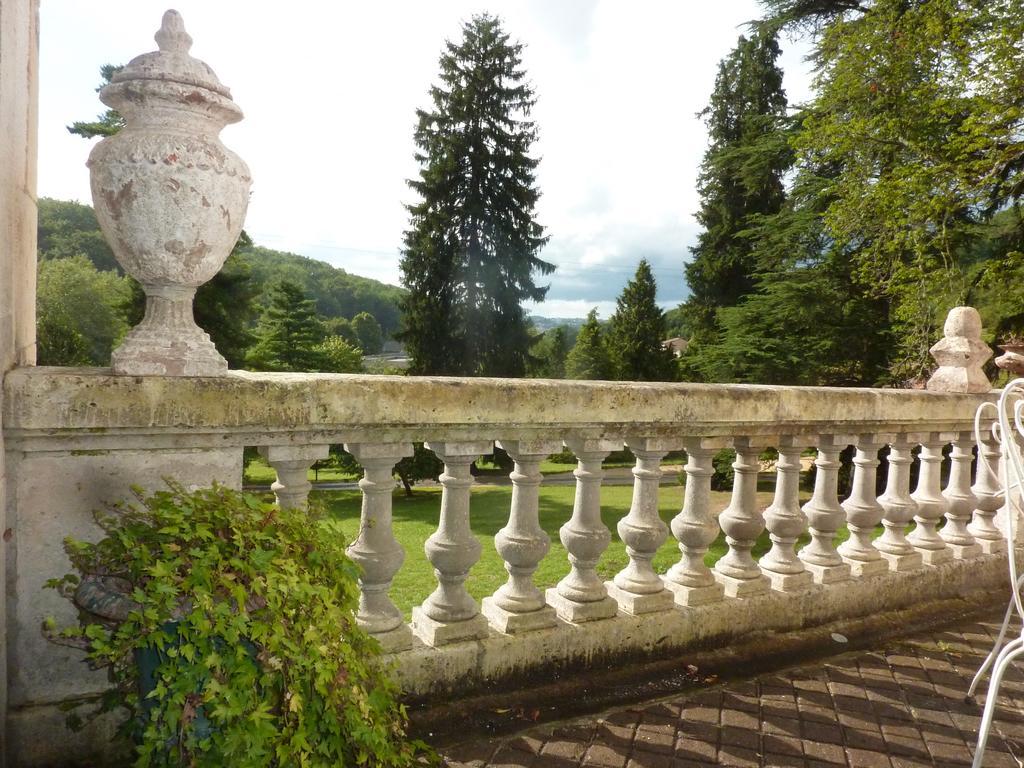 فندق Domaine Du Val D'Atur المظهر الخارجي الصورة